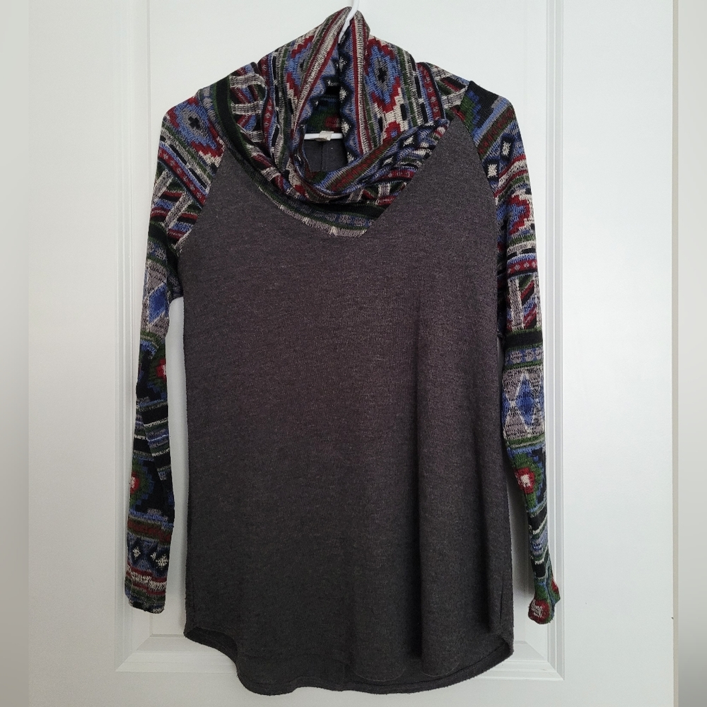 Rachel Kate Tunic top with aztec sleeves size small
